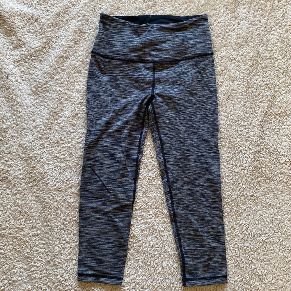 Victoria secret Knock-out high rise capri- small
